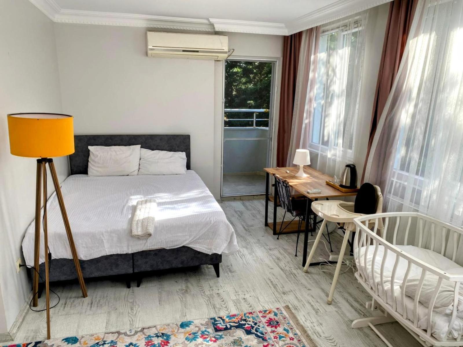 Ahmet Teacher Hotel,6 Minutes From The Airport Arnavutkoy 외부 사진