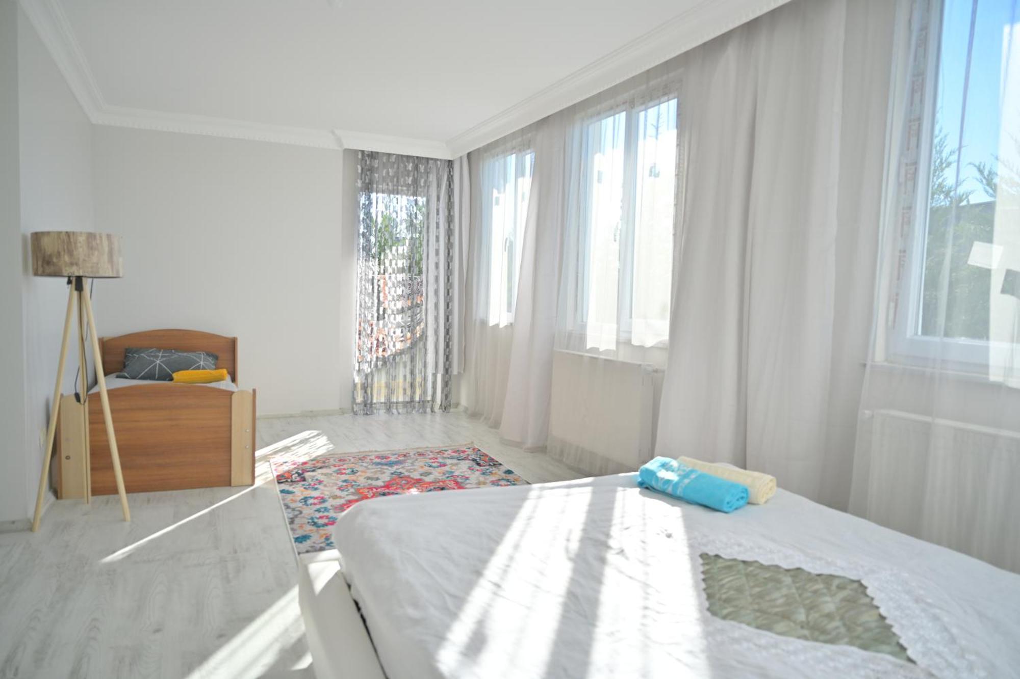 Ahmet Teacher Hotel,6 Minutes From The Airport Arnavutkoy 외부 사진